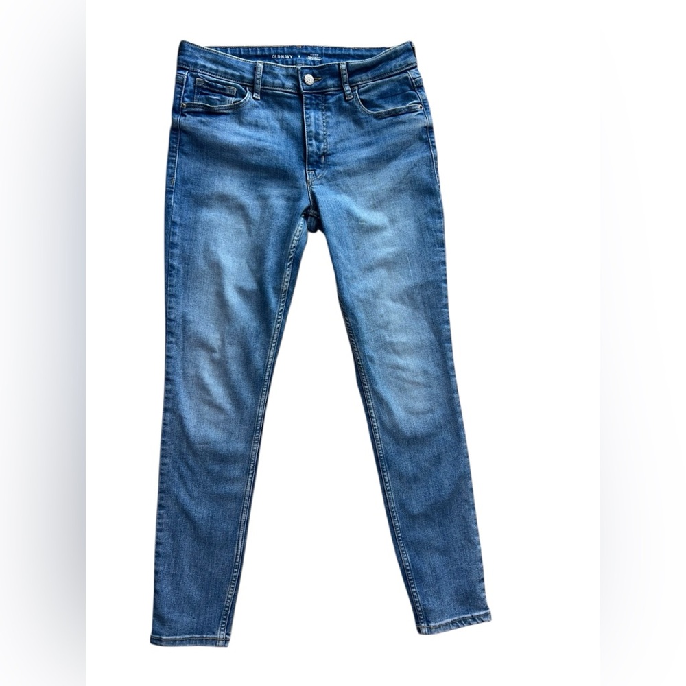 Women’s size 8 old navy jeans